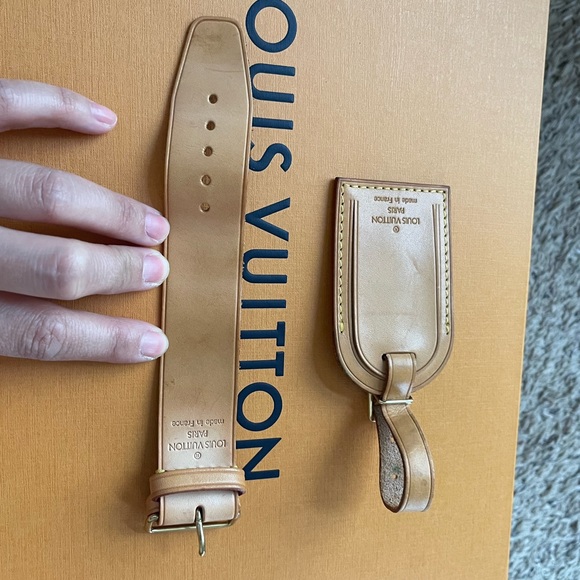 Louis Vuitton Luggage Tag and Poignet - Picture 6 of 11